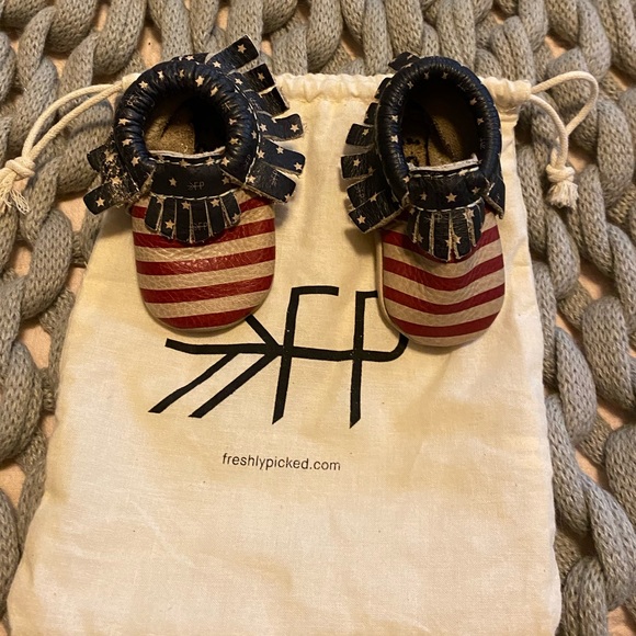 Freshly Picked Baby Mocs - Picture 2 of 4